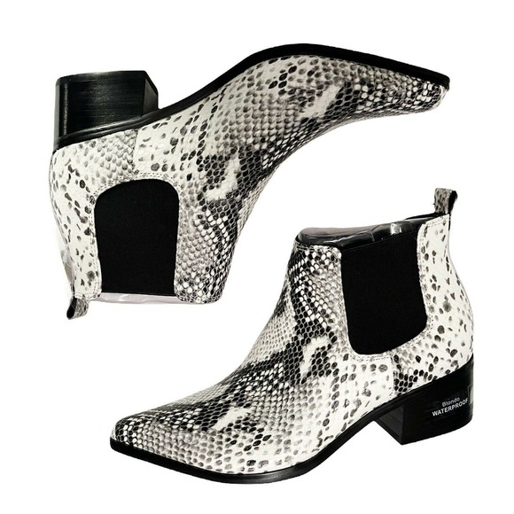 BLONDO Emelia Ankle Black White Snakeskin Waterproof Chelsea Ankle Boots 8M NIB - Picture 2 of 9